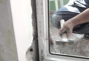 (Usi) Montare de ferestre din plastic cum se instalează Instalarea de usi din plastic cum se instalează