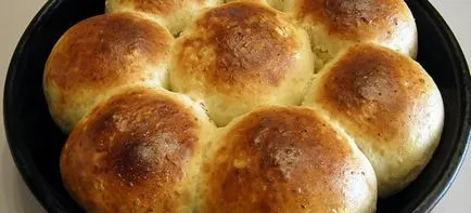 Coacerea cu smantana - Retete pentru briose, covrigi, sarlota, prăjituri și produse de patiserie pentru placinta (cremă) Coacerea cu smantana - Retete pentru briose, covrigi, sarlota, prăjituri și aluat pentru plăcintă