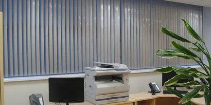 Jaluzele verticale - cum se montează unitatea de fereastră, și costurile de instalare (verticală) Jaluzele verticale - cum se montează unitatea de fereastră, de instalare și de cost