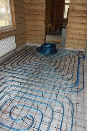 Vărsarea materiale podea caldă și tehnologie de lucru