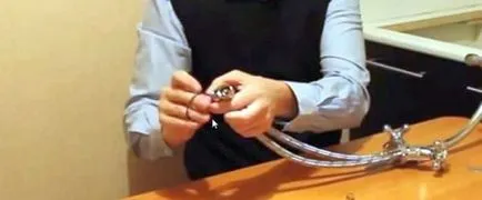 Înlocuirea robinet în bucătărie cu mâinile