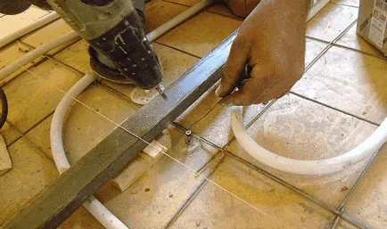 Vărsarea materiale podea caldă și tehnologie de lucru