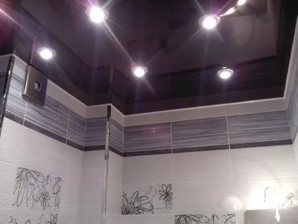Cum la tavan în baie Cum la tavan în baie