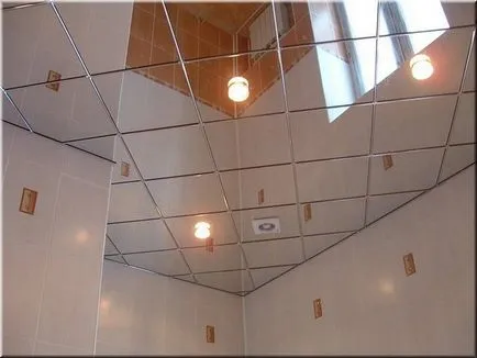 Cum la tavan în baie Cum la tavan în baie