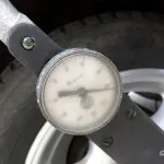 Cum se schimbă o roată pe o mașină Cum se schimbă o roată pe o mașină