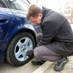 Cum se schimbă o roată pe o mașină Cum se schimbă o roată pe o mașină