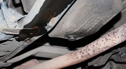 Cum se schimbă uleiul de motor