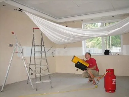 Cum la tavan în baie