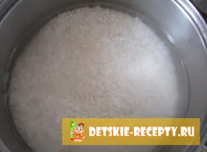 Cu orezul într-un pui dublu cazan