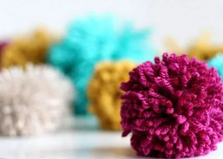 Cum de a face POM-POMS din fire Cum de a face POM-POMS din fire