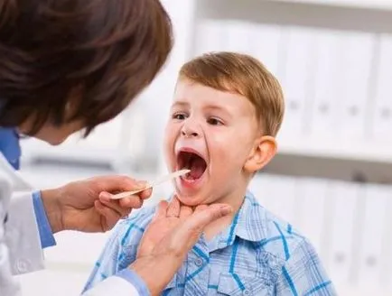 gâtul copilului de a face roșu gâtul copilului de a face roșu
