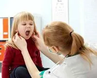 gâtul copilului de a face roșu gâtul copilului de a face roșu