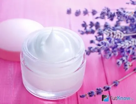 Ulei esential de lavanda pentru fata