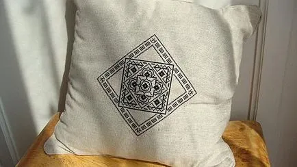 Ce este o broderie monocrom