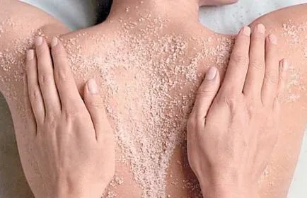 Exfoliantă cu mâinile lor