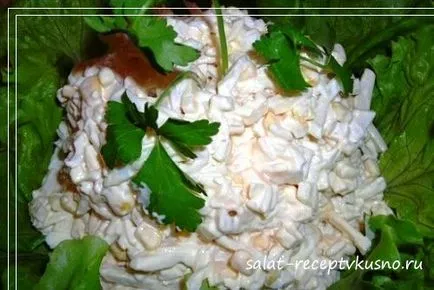 Salat de ananasov și pui