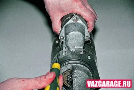 Cum să dezasamblați un vaze starter