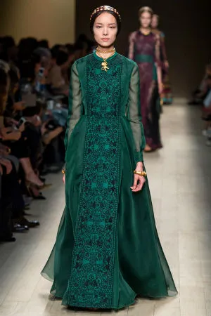 Ce să poarte o rochie verde Ce să poarte o rochie verde