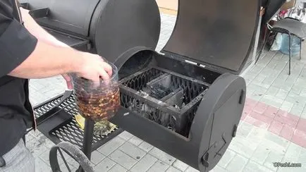 generator de fum cu mâinile lor generator de fum cu mâinile lor