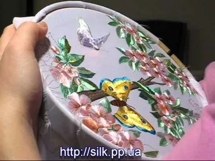 Ce este o broderie monocrom