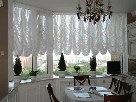 Decoratiuni pentru perdele cu mâinile Decoratiuni pentru perdele cu mâinile