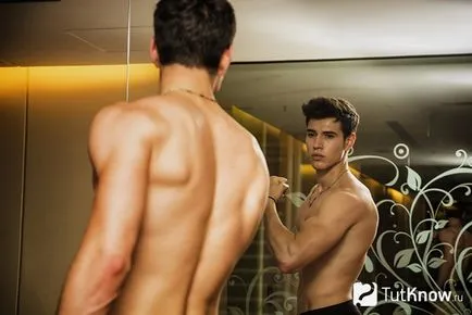 Musculare cum să-l construiască Musculare cum să-l construiască