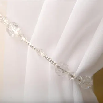 Decoratiuni pentru perdele cu mâinile Decoratiuni pentru perdele cu mâinile