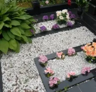 Cum de a decora morminte în cimitire