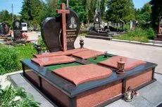 Cum de a decora morminte în cimitire