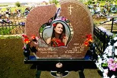 Cum de a decora morminte în cimitire