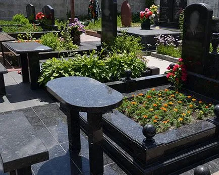 Cum de a decora morminte în cimitire