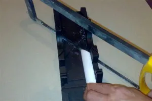 Cum să clei muluri plafon