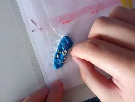 tastatura iluminata cu mâinile tastatura iluminata cu mâinile
