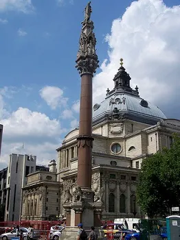 Care este întrebarea
