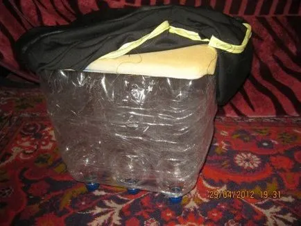 Otomane din sticle de plastic cu propriile lor mâini