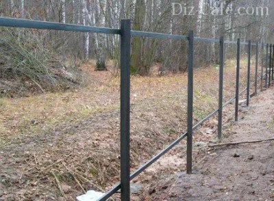 Garduri din foi de metal cu propriile lor mâini