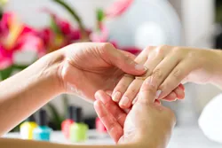 4 moduri de a dezvolta unghiile rapid - individualcare revista pentru femei