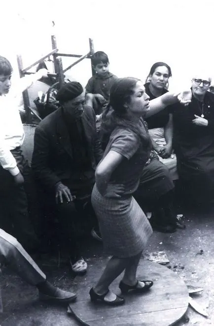 20 de dansatori de flamenco restante