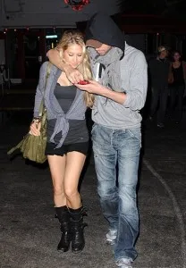 Anna Kournikova așteaptă un copil, Anna Kournikova si Enrique Iglesias au fost casatorit (Kournikova) Anna Kournikova așteaptă un copil, Anna Kournikova si Enrique Iglesias s-au căsătorit