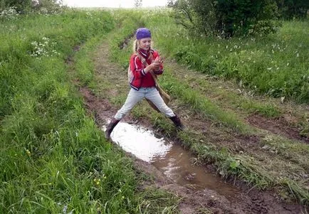 Și ne-am dus la o excursie pe jos! (Hiking) Și ne-am dus la o excursie pe jos!