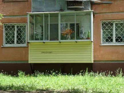 Un balcon la primul etaj - atât legitim și cât de mult este rezoluția pentru a atașa agățat balcon (balcon la primul etaj, cu o pivniță) Un balcon la primul etaj - atât legitim și cât de mult este rezoluția pentru a atașa balcon agățat