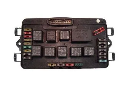 Panoul de siguranțe din injector 2114 scoate mâinile lor, aspect (eliminați) Panoul de siguranțe din injector 2114 scoate mâinile lor, aspect