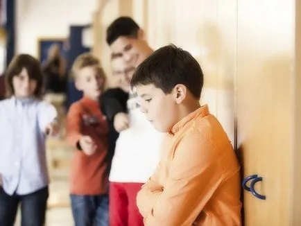 Frecvente clipire de ochi cauzează probleme la adulți și copii (frecvente) Frecvente clipire de ochi cauzează probleme la adulți și copii