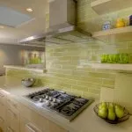 Peretele de acoperire al materialului select bucătărie (bucatarie) Decât să acopere pereții din bucătărie, selectați materialul