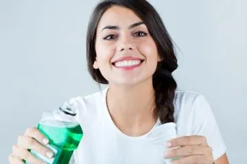 Cum se clătește după extracția dentară - o listă de medici stomatologi recomanda si farmacie popular (decât să se clătește după o extracție dentară) Cum se clătește după extracția dentară - o listă de medici stomatologi recomanda farmacie si popular