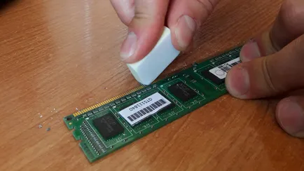 Date de contact perie RAM