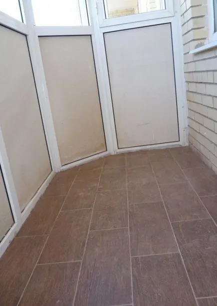 Capacul podelei cu privire la selectarea balcon sau loggie acoperirii și stivuirea