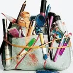 Ce ar trebui să fie în buzunarul unei femei moderne