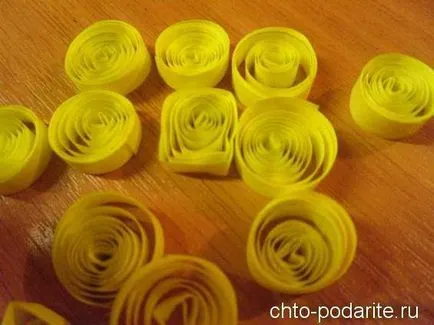 fasiile de pui de tehnica de hârtie Quilling în propriile lor mâini