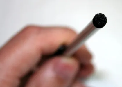 Asigurați-un stylus pentru iPad cu mâinile lor (stylus) Asigurați-un stylus pentru iPad cu mâinile lor